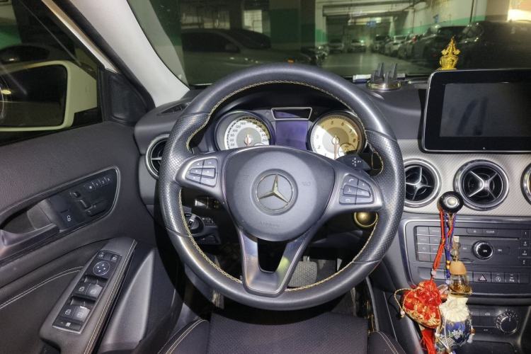 Used Mercedes-Benz GLA 2016 GLA 200 Sport Edition Steering Wheel