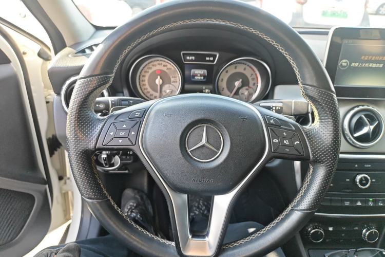 Used Mercedes-Benz GLA 2016 GLA 200 Sport Edition Steering Wheel