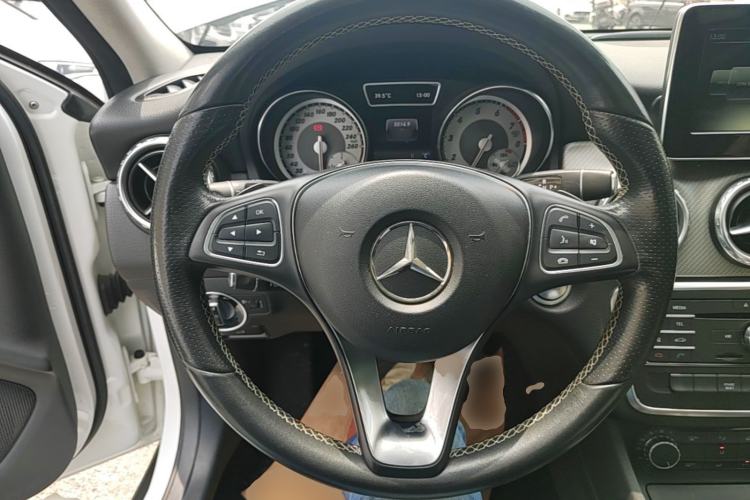 Used Mercedes-Benz GLA 2016 GLA 200 Sport Edition Steering Wheel