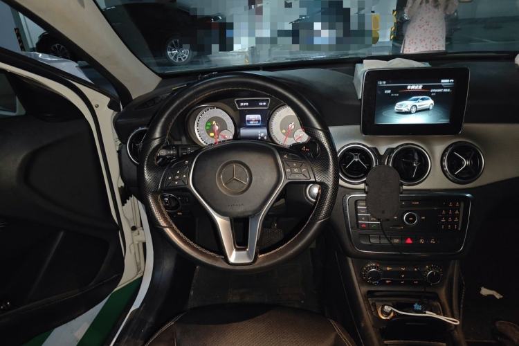 Used Mercedes-Benz GLA 2016 GLA 200 Sport Edition Steering Wheel