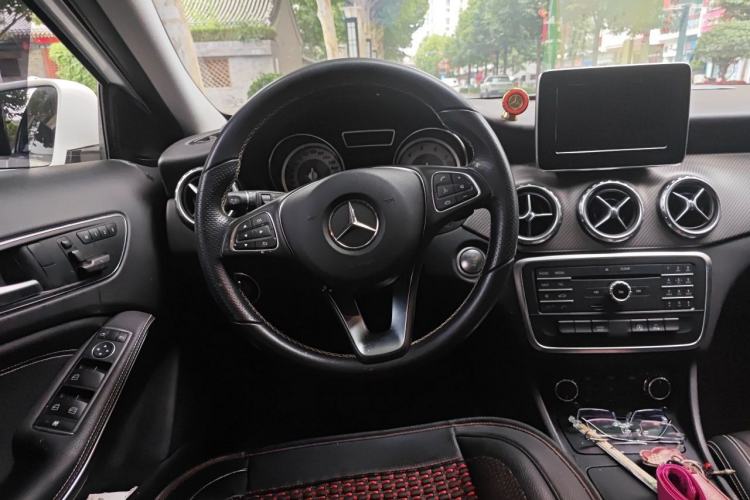 Used Mercedes-Benz GLA 2016 GLA 200 Sport Edition Steering Wheel