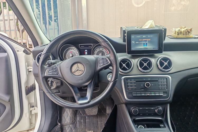 Used Mercedes-Benz GLA 2016 GLA 200 Sport Edition Steering Wheel