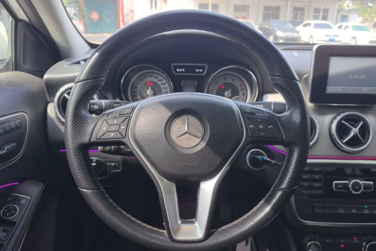 Used Mercedes-Benz GLA 2016 GLA 200 Sport Edition Steering Wheel