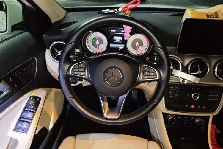Used Mercedes-Benz GLA 2016 GLA 200 Sport Edition Steering Wheel