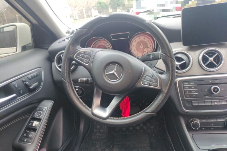 Used Mercedes-Benz GLA 2016 GLA 200 Fashion Model Steering Wheel
