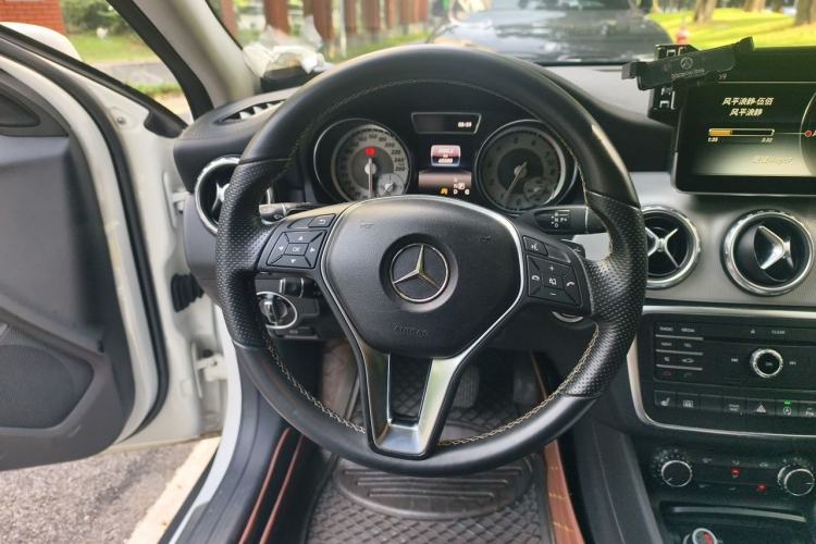 Used Mercedes-Benz GLA 2016 GLA 220 4MATIC Fashion Edition Steering Wheel