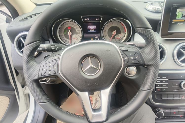 Used Mercedes-Benz GLA 2016 GLA 200 Fashion Model Steering Wheel