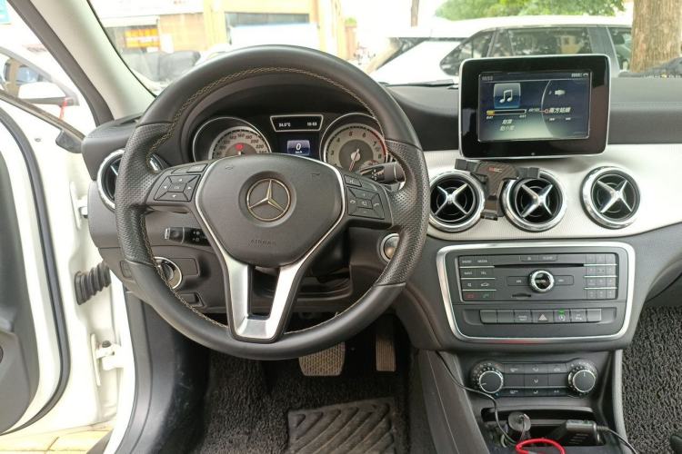 Used Mercedes-Benz GLA 2016 GLA 200 Fashion Model Steering Wheel