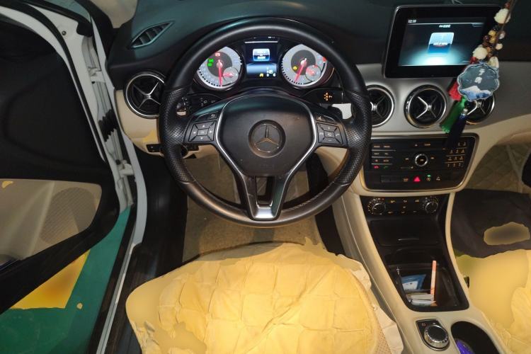 Used Mercedes-Benz GLA 2016 GLA 200 Sport Edition Steering Wheel