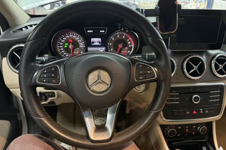 Used Mercedes-Benz GLA 2016 GLA 200 Sport Edition Steering Wheel