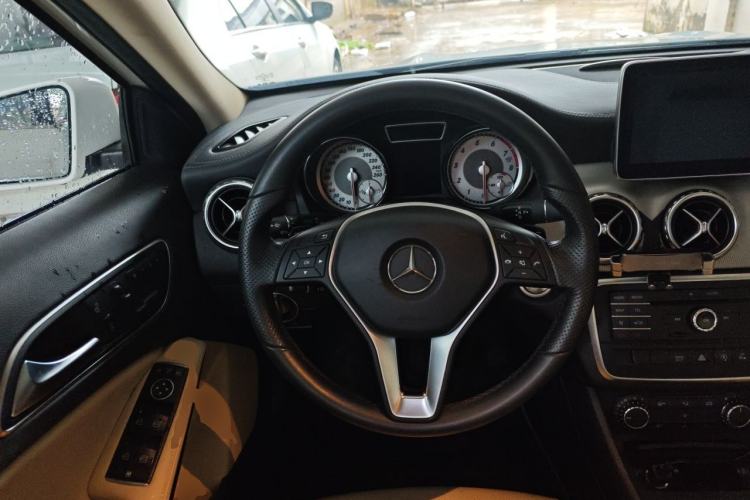 Used Mercedes-Benz GLA 2016 GLA 200 Fashion Model Steering Wheel