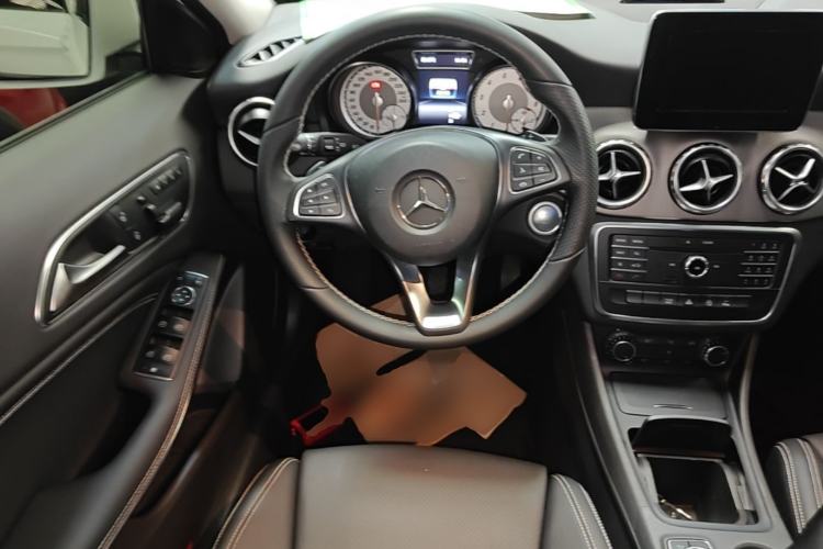 Used Mercedes-Benz GLA 2016 GLA 200 Fashion Model Steering Wheel