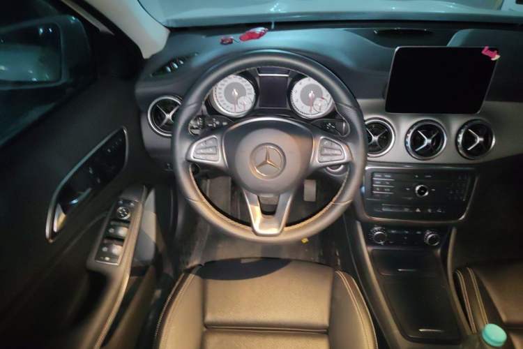 Used Mercedes-Benz GLA 2016 GLA 200 Fashion Model Steering Wheel