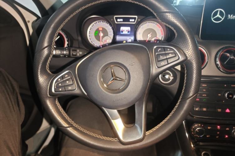 Used Mercedes-Benz GLA 2016 GLA 220 4MATIC Fashion Edition Steering Wheel