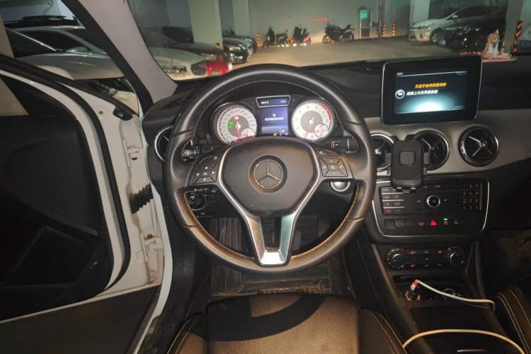 Used Mercedes-Benz GLA 2016 GLA 200 Sport Edition Steering Wheel