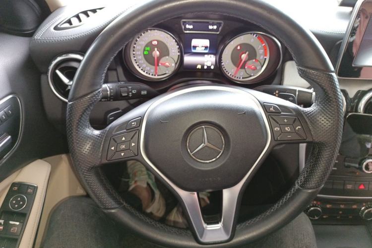 Used Mercedes-Benz GLA 2016 GLA 200 Fashion Model Steering Wheel