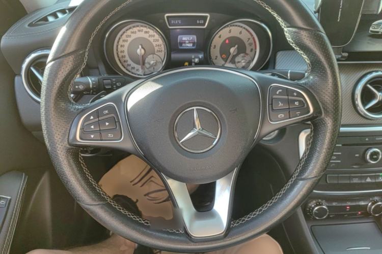 Used Mercedes-Benz GLA 2016 GLA 200 Fashion Model Steering Wheel