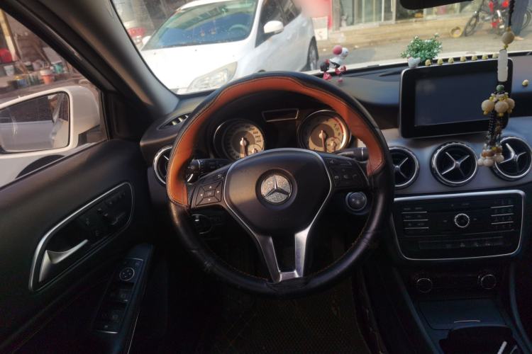 Used Mercedes-Benz GLA 2016 GLA 200 Sport Edition Steering Wheel
