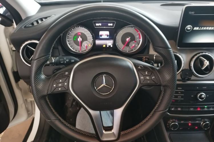 Used Mercedes-Benz GLA 2016 GLA 220 4MATIC Fashion Edition Steering Wheel