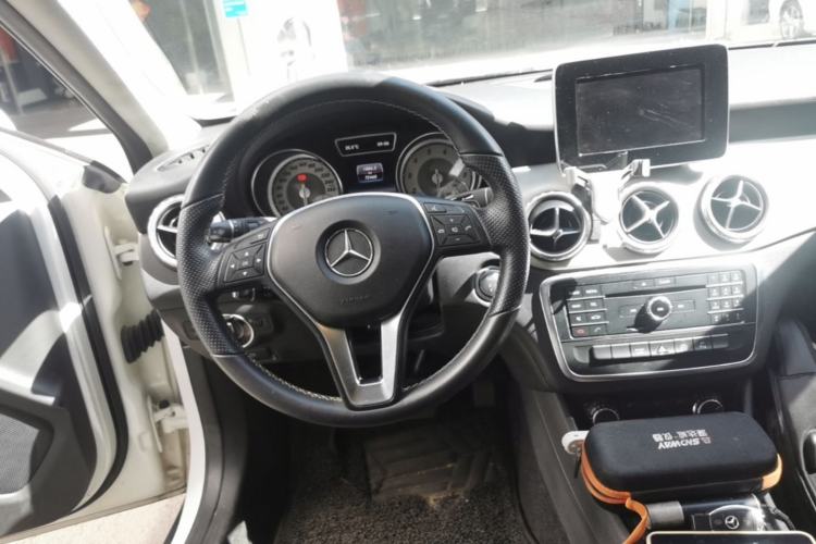 Used Mercedes-Benz GLA 2016 GLA 200 Sport Edition Steering Wheel