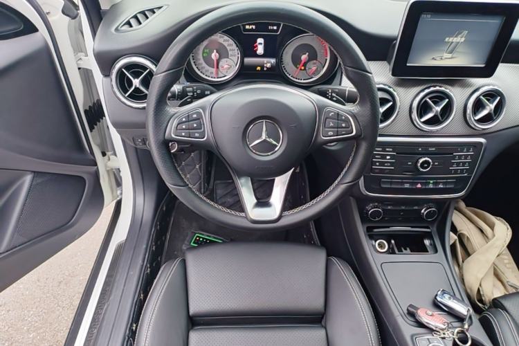 Used Mercedes-Benz GLA 2016 GLA 200 Sport Edition Steering Wheel
