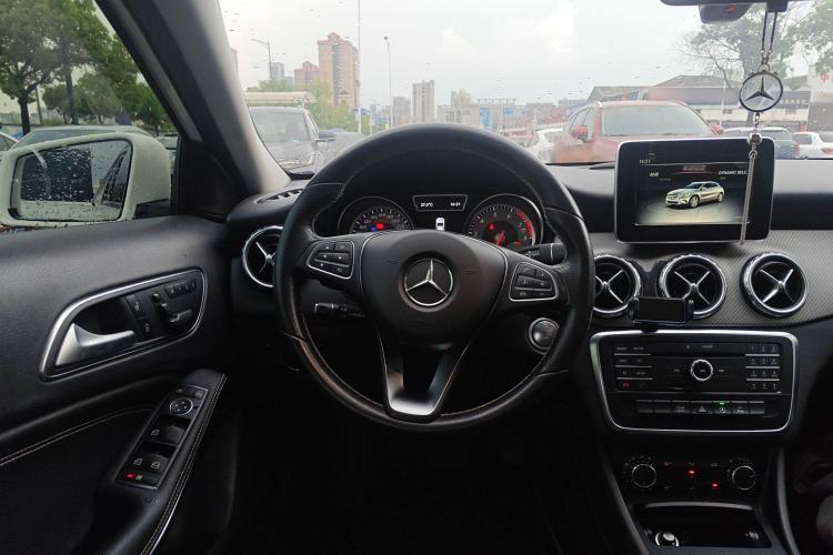 Used Mercedes-Benz GLA 2016 GLA 200 Sport Edition Steering Wheel