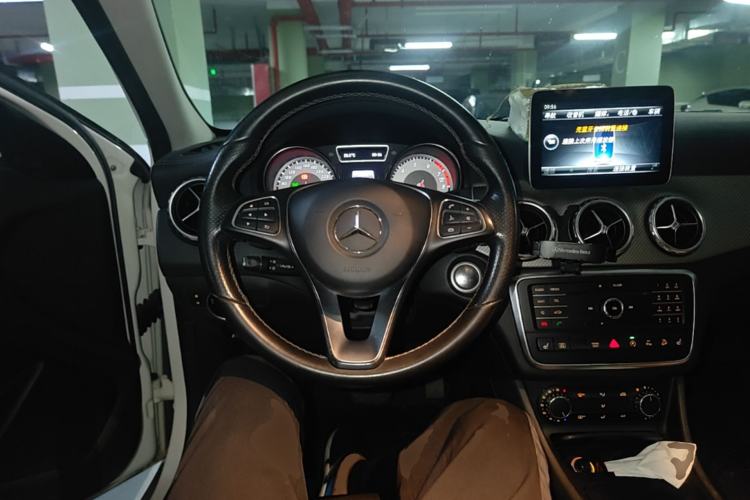 Used Mercedes-Benz GLA 2016 GLA 220 4MATIC Fashion Edition Steering Wheel