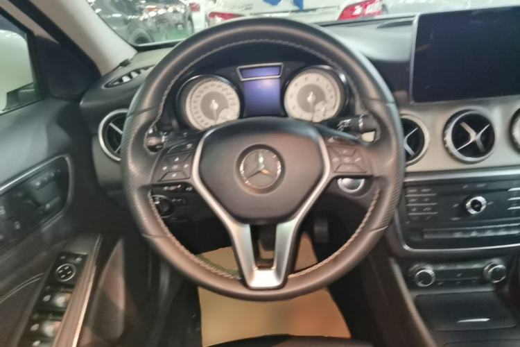 Used Mercedes-Benz GLA 2016 GLA 200 Sport Edition Steering Wheel