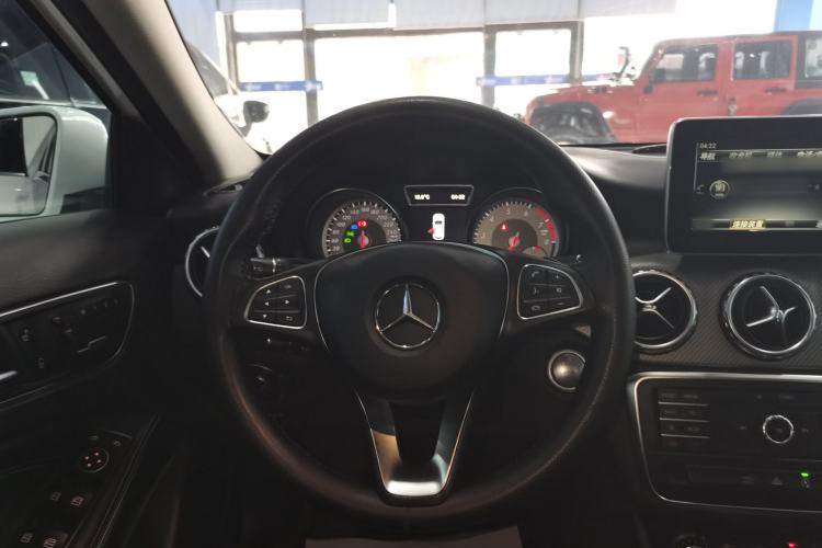 Used Mercedes-Benz GLA 2016 GLA 200 Sport Edition Steering Wheel