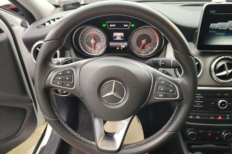 Used Mercedes-Benz GLA 2016 GLA 220 4MATIC Fashion Edition Steering Wheel