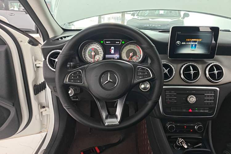 Used Mercedes-Benz GLA 2016 GLA 200 Sport Edition Steering Wheel