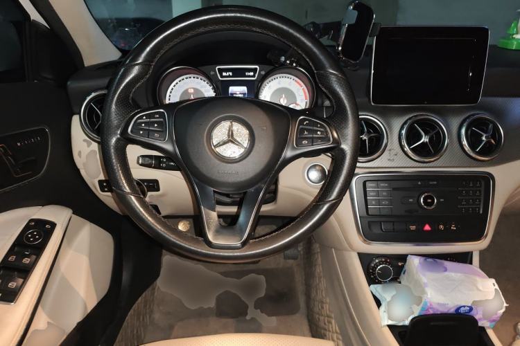 Used Mercedes-Benz GLA 2016 GLA 200 Sport Edition Steering Wheel