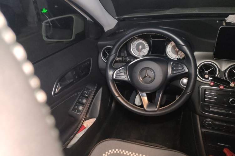 Used Mercedes-Benz GLA 2016 GLA 200 Sport Edition Steering Wheel