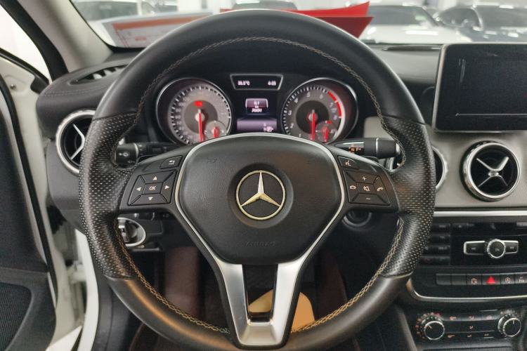 Used Mercedes-Benz GLA 2016 GLA 200 Fashion Model Steering Wheel