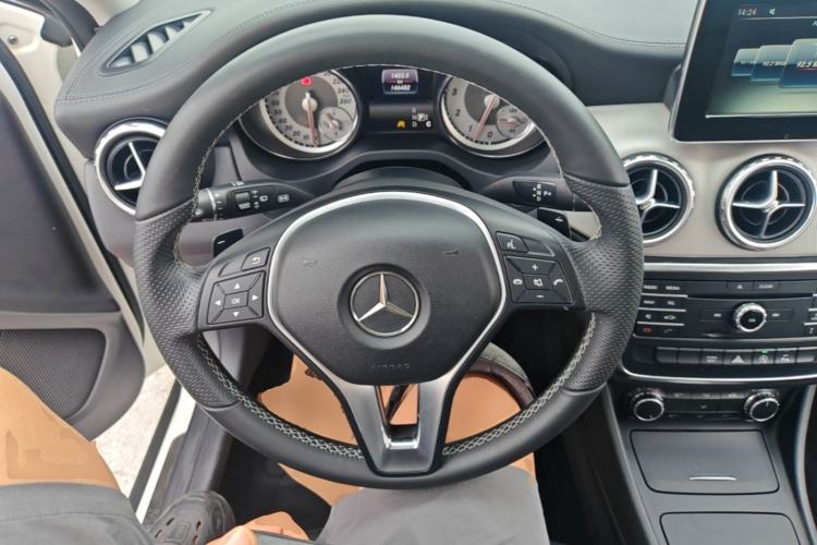 Used Mercedes-Benz GLA 2016 GLA 200 Fashion Model Steering Wheel