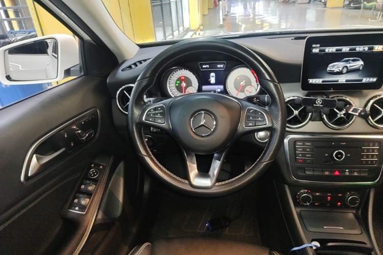 Used Mercedes-Benz GLA 2016 GLA 200 Fashion Model Steering Wheel