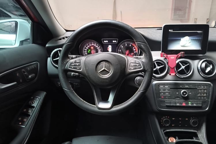 Used Mercedes-Benz GLA 2016 GLA 200 Sport Edition Steering Wheel