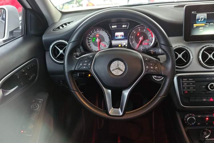 Used Mercedes-Benz GLA 2016 GLA 200 Fashion Model Steering Wheel