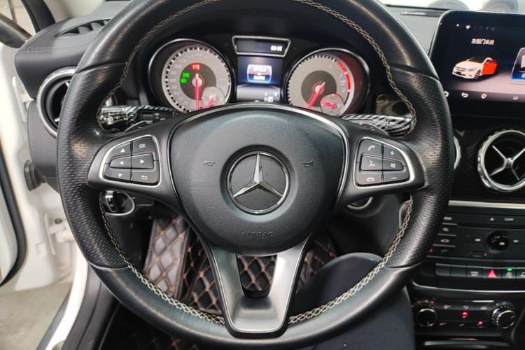 Used Mercedes-Benz GLA 2016 GLA 200 Fashion Model Steering Wheel