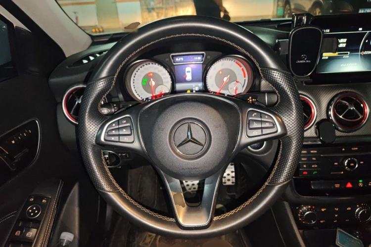 Used Mercedes-Benz GLA 2016 GLA 200 Sport Edition Steering Wheel