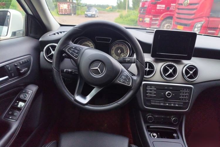 Used Mercedes-Benz GLA 2016 GLA 200 Sport Edition Steering Wheel