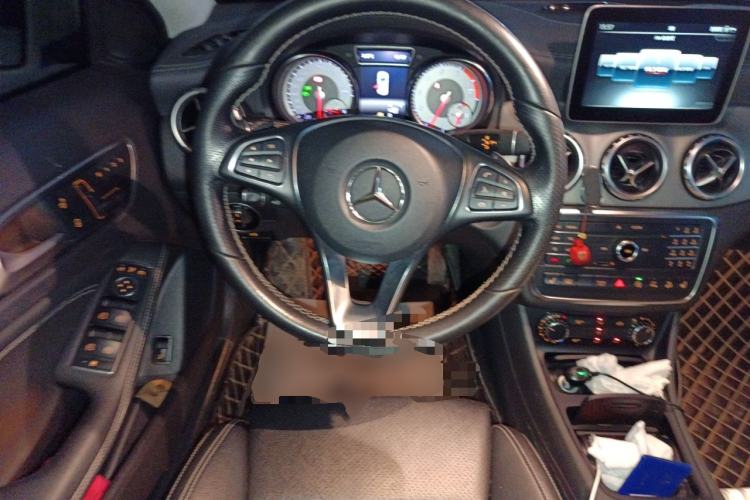 Used Mercedes-Benz GLA 2016 GLA 220 4MATIC Luxury Model Steering Wheel