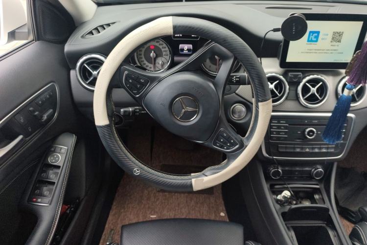 Used Mercedes-Benz GLA 2016 GLA 200 Fashion Model Steering Wheel