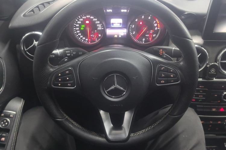 Used Mercedes-Benz GLA 2016 GLA 200 Fashion Model Steering Wheel