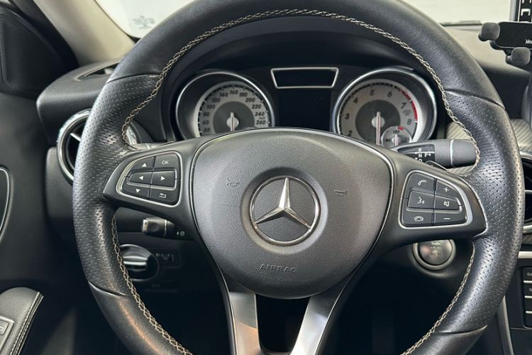Used Mercedes-Benz GLA 2016 GLA 200 Sport Edition Steering Wheel