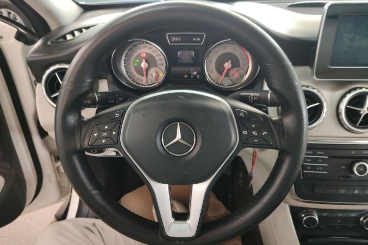 Used Mercedes-Benz GLA 2016 GLA 200 Sport Edition Steering Wheel