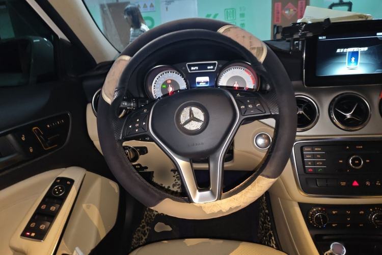 Used Mercedes-Benz GLA 2016 GLA 200 Sport Edition Steering Wheel