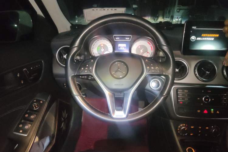 Used Mercedes-Benz GLA 2016 GLA 200 Fashion Model Steering Wheel