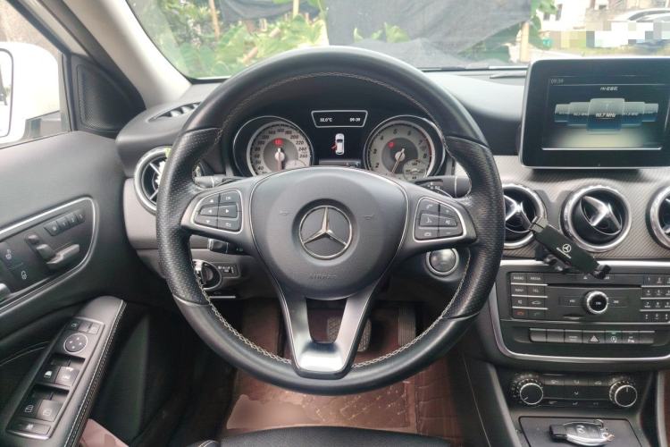 Used Mercedes-Benz GLA 2016 GLA 200 Sport Edition Steering Wheel