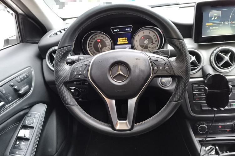Used Mercedes-Benz GLA 2016 GLA 200 Sport Edition Steering Wheel